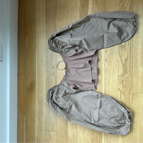 NWT Long-Sleeve Mixed Fabric Puff Sleeve Top abercrombie and fitch - Picture 3 of 3